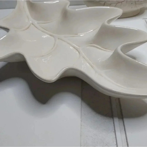 2 Victoria Pottery Black Hawk Marketing, White Ceramic Leaf Serving Dish - Picture 4 of 6